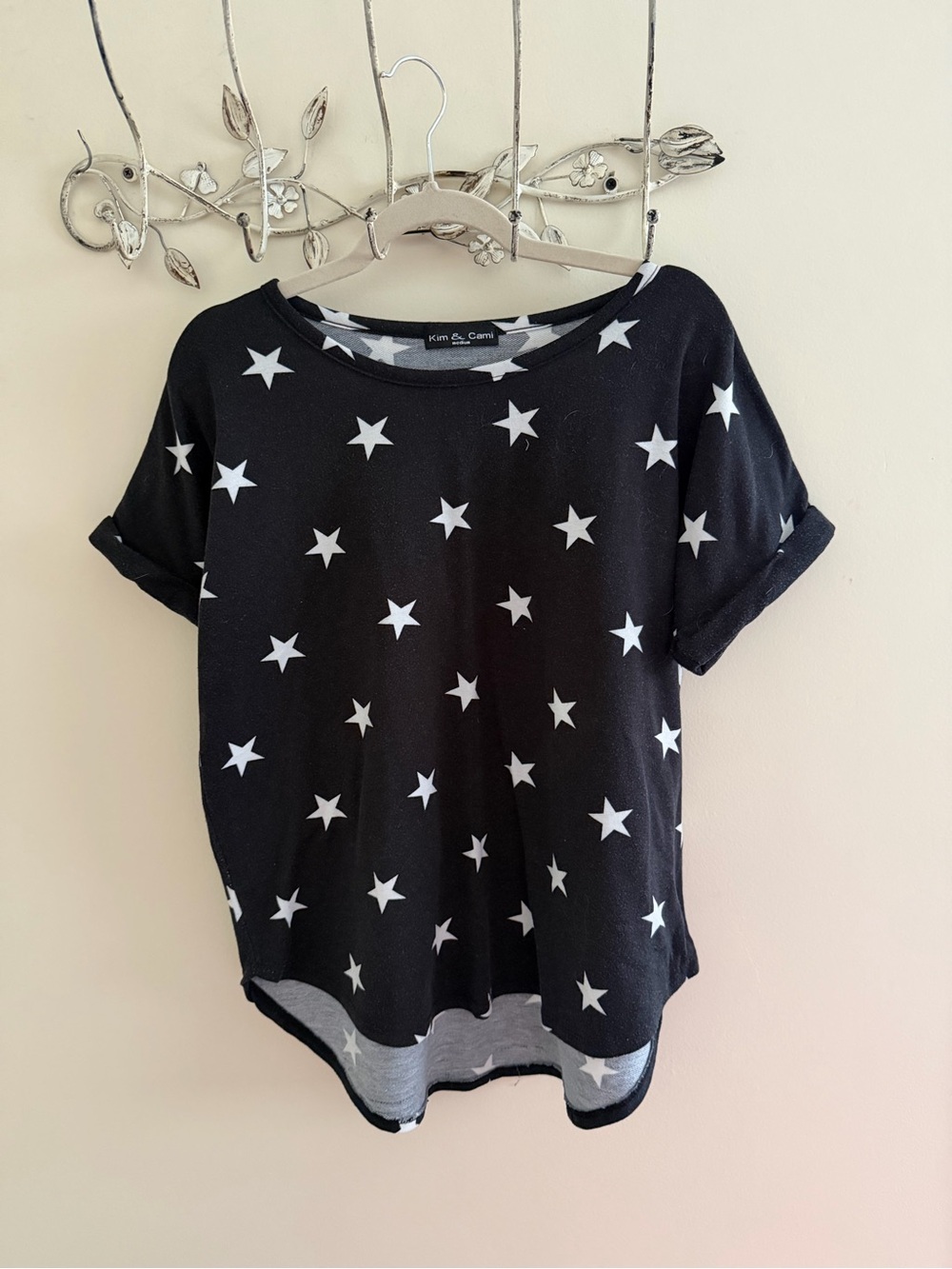 Kim & Cami Black Short Sleeve Star Print Tee